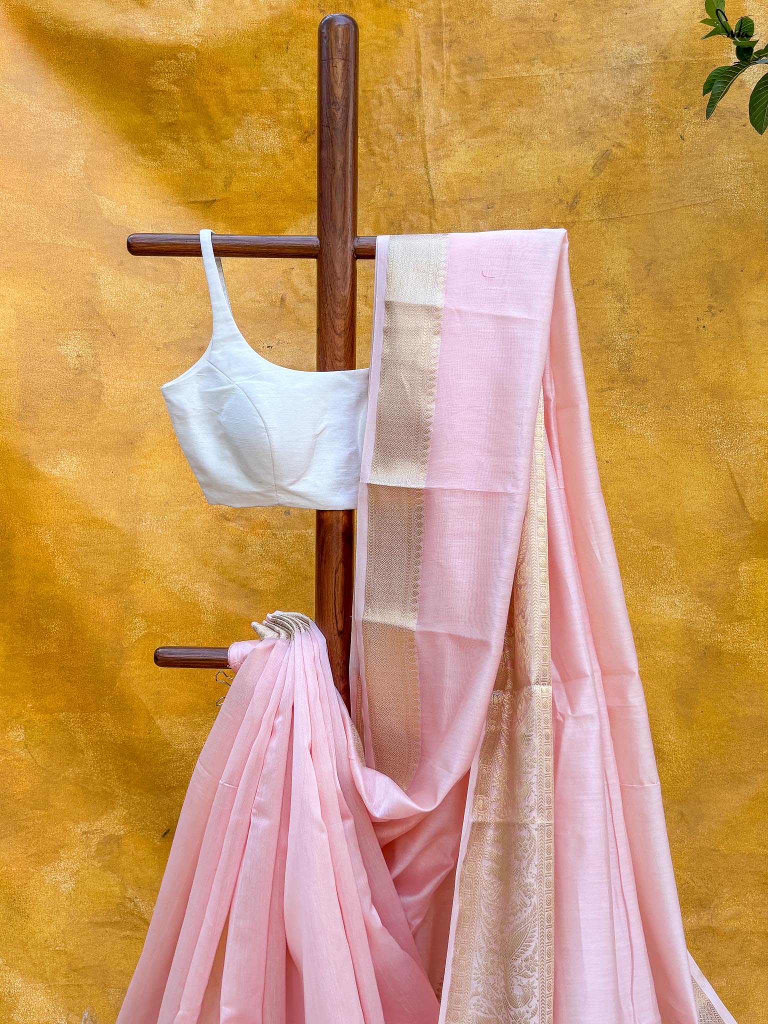 Rosa Resham
