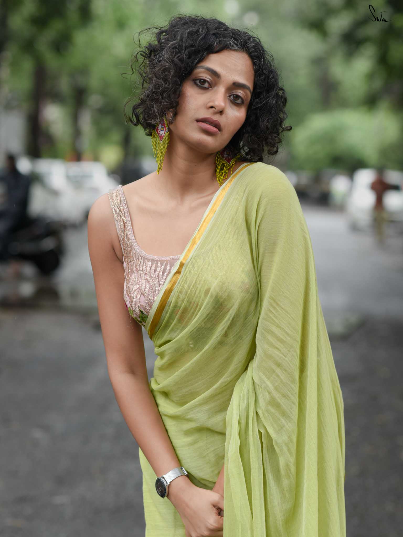 Baby olive with rust gold