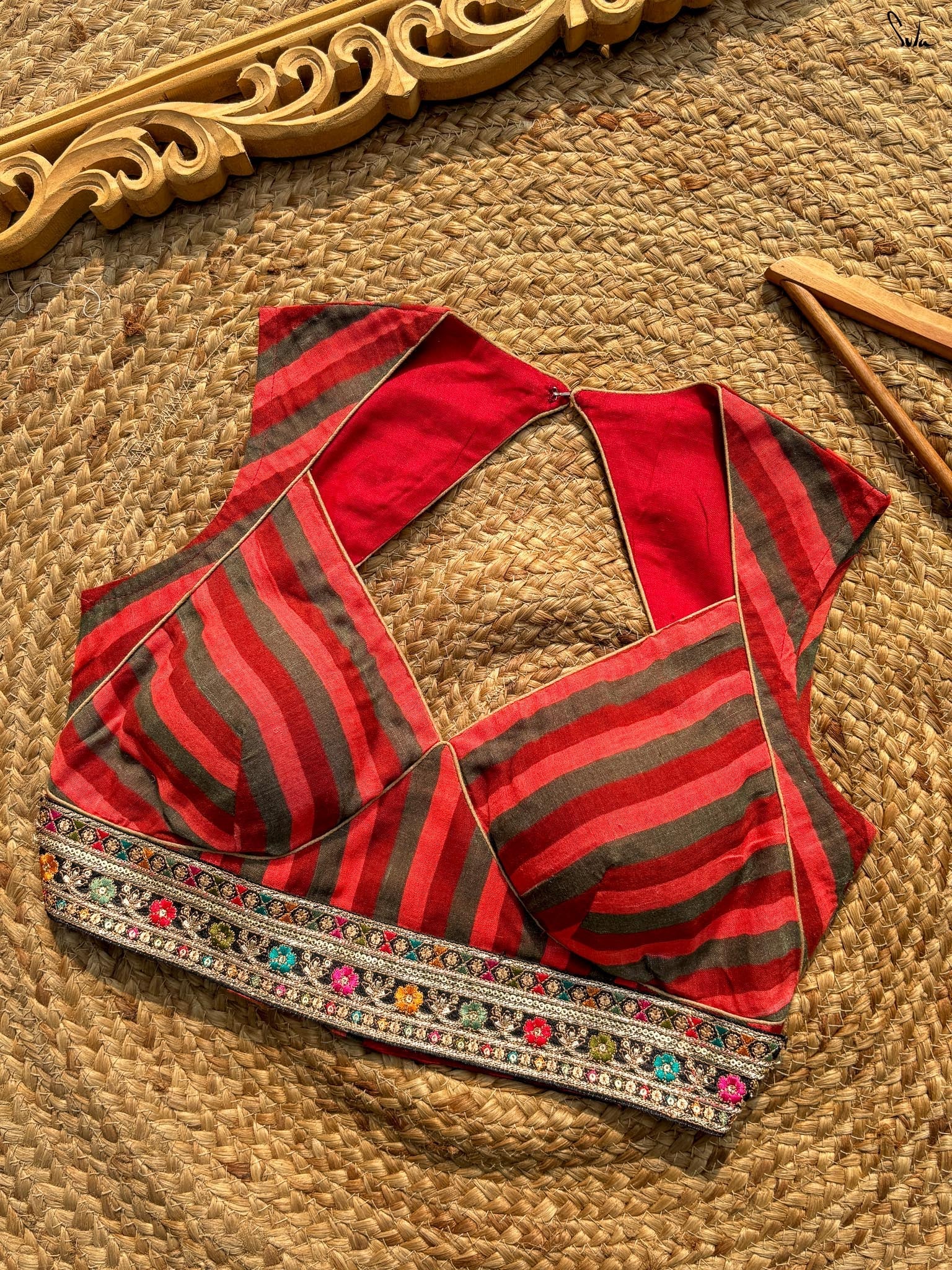 Gulabi Ghoomar