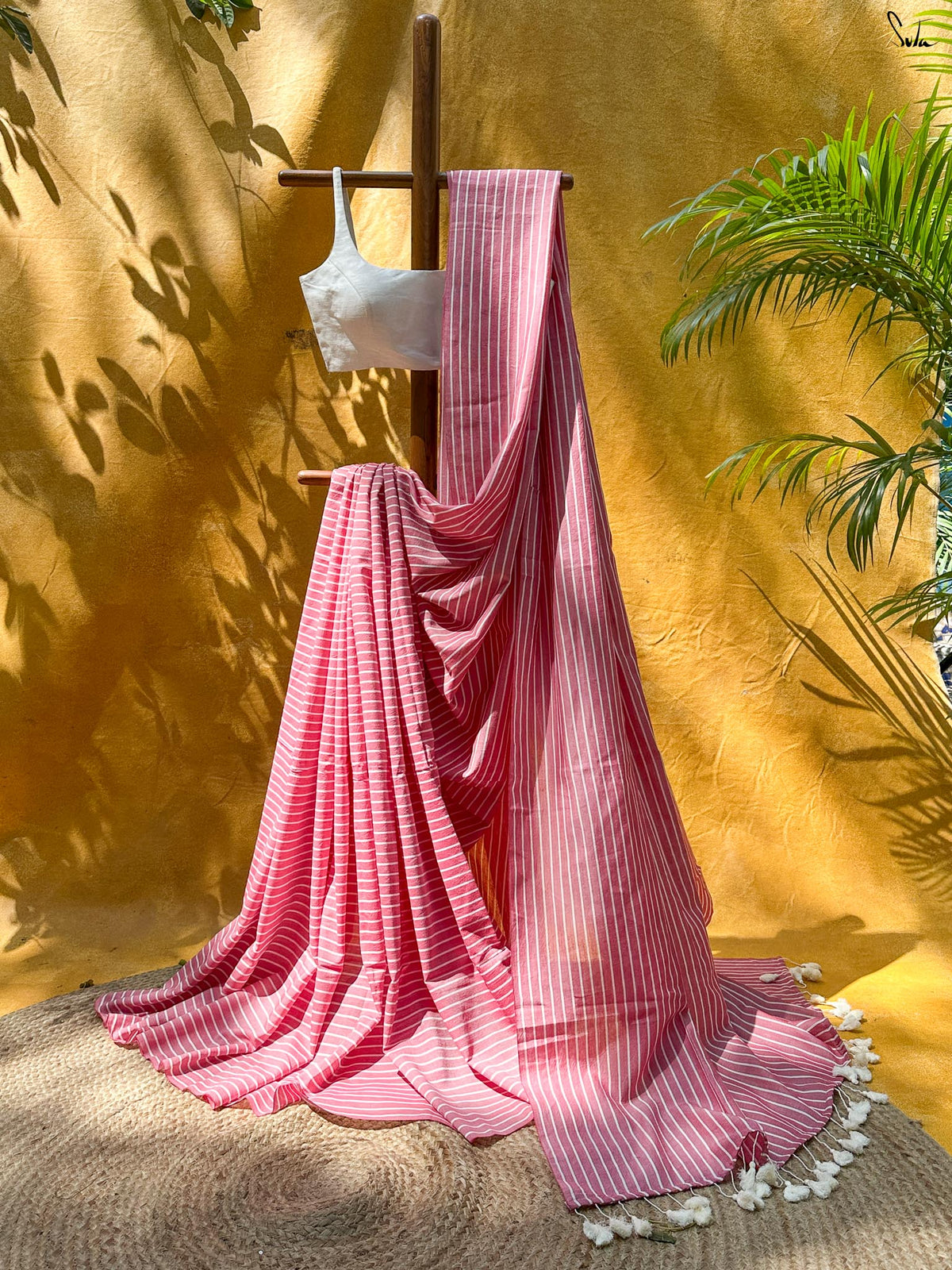 Gulabi Safed
