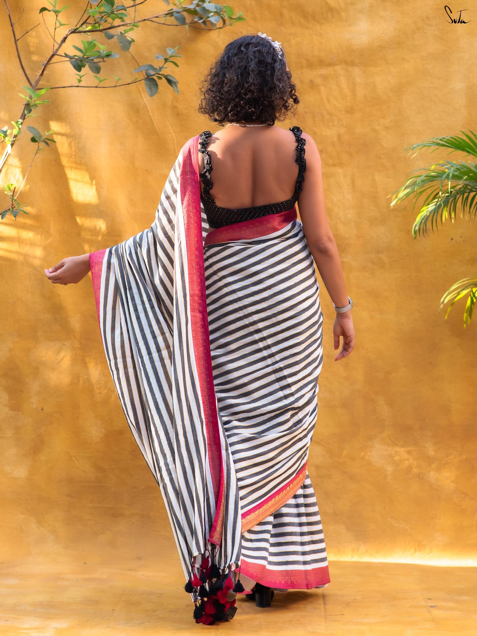 Suta White Pure Cotton Saree
