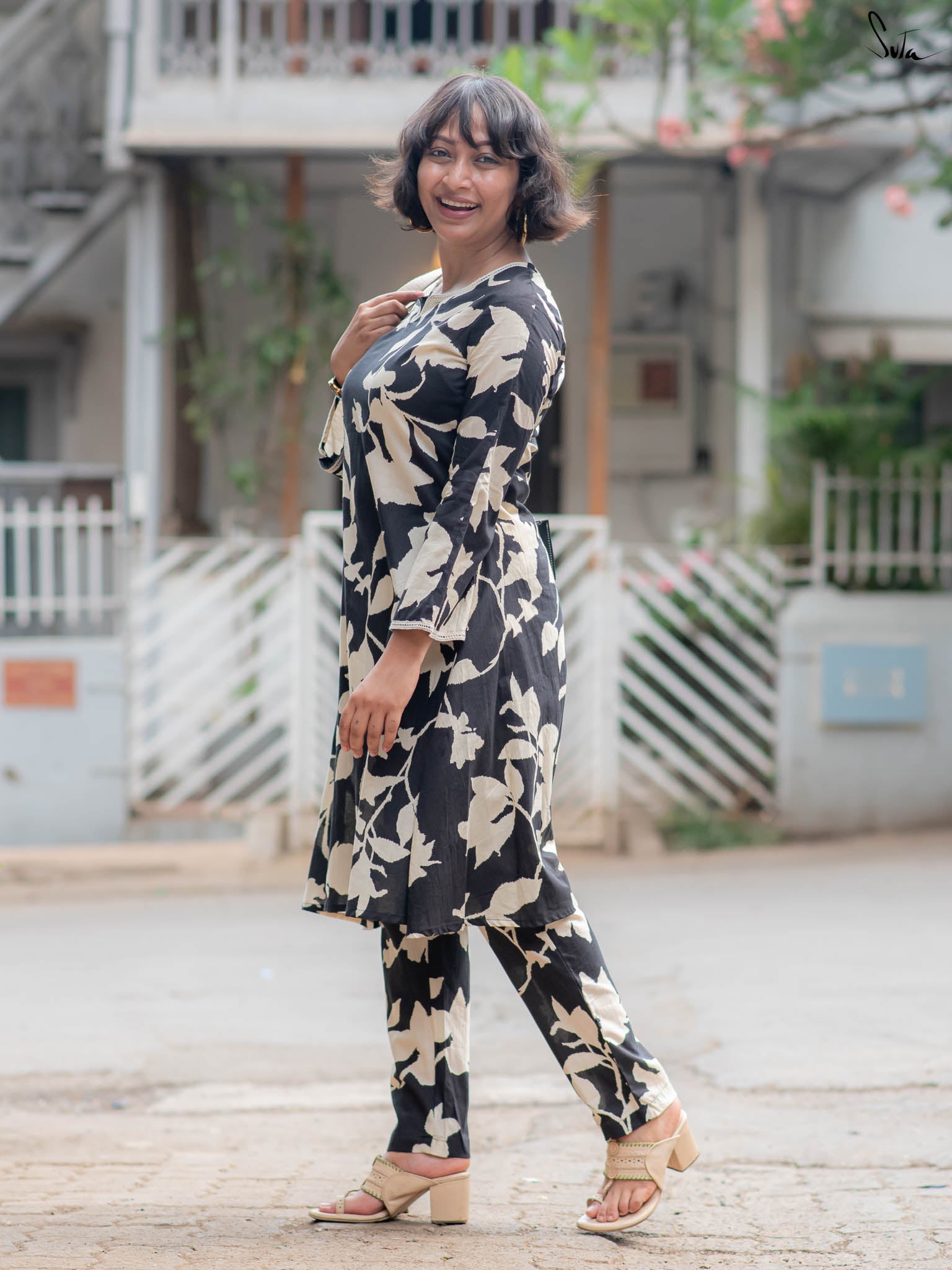 Suta Black Cotton Kurta Set