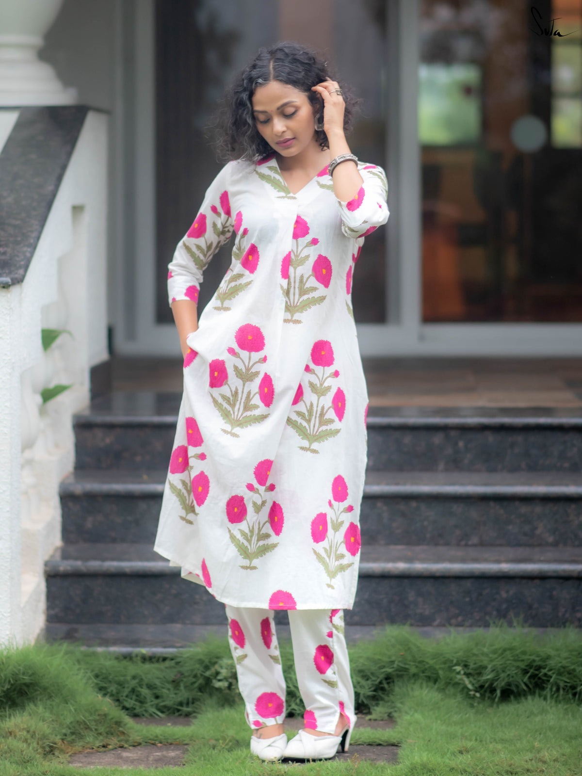 Suta White Cotton V Neck Kurta Set