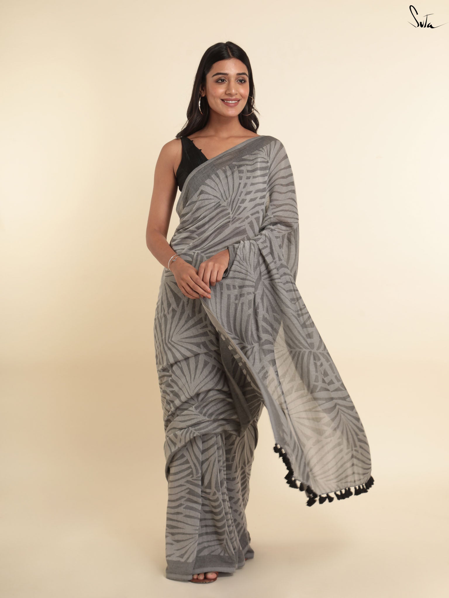 Zehnaseeb Saree