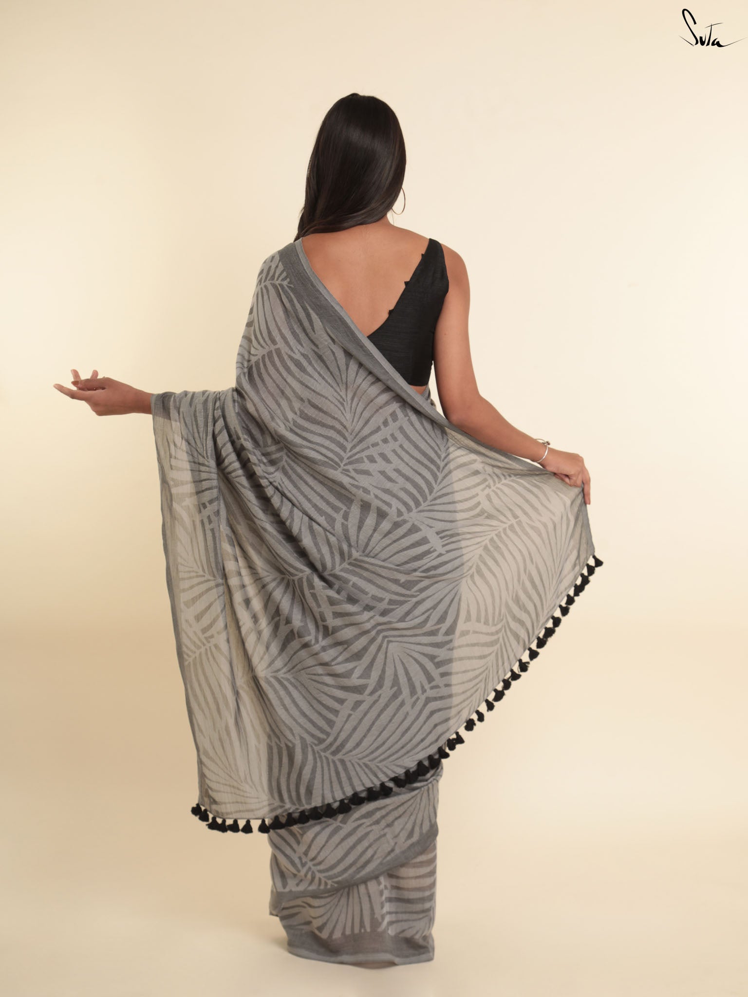 Zehnaseeb Saree