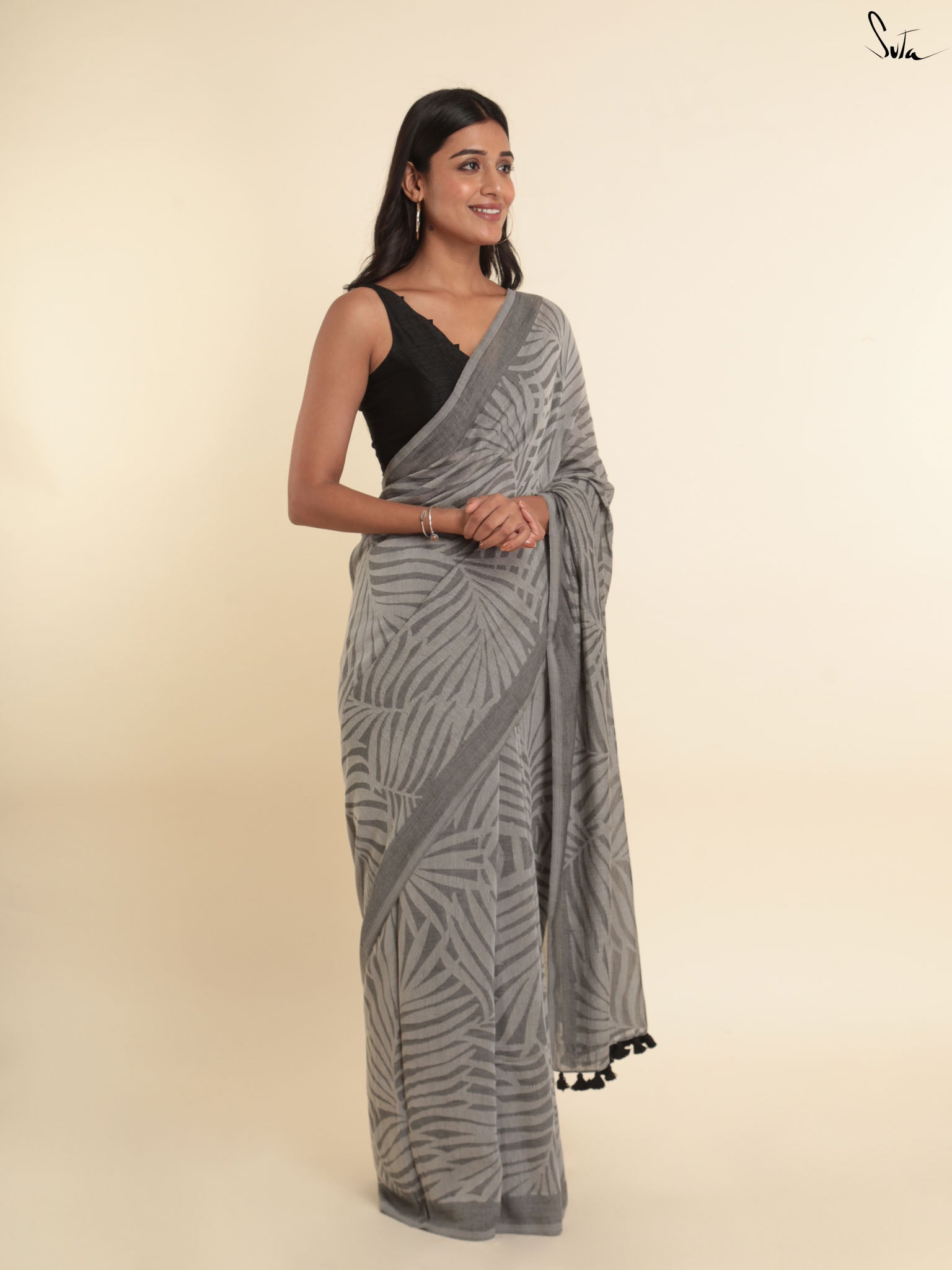 Zehnaseeb Saree