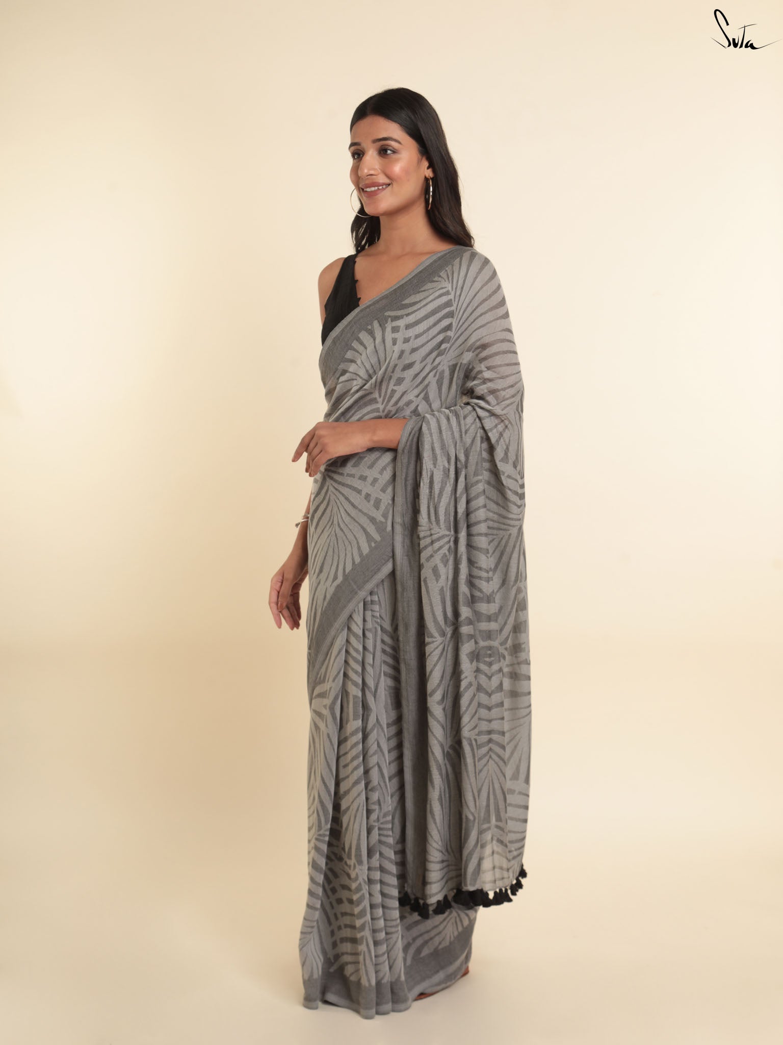 Zehnaseeb Saree