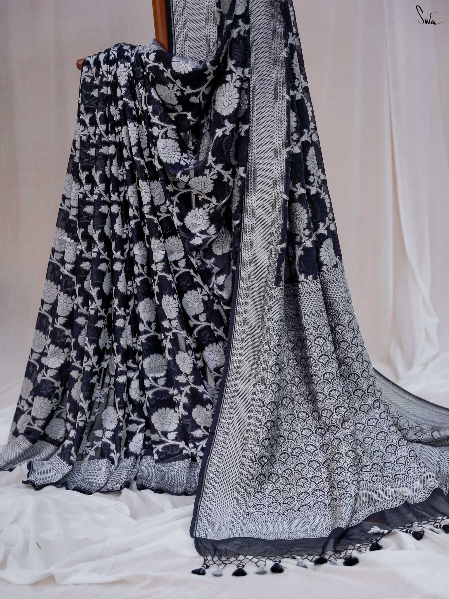 Vulnerable Vijayshanti Black Banarasi Saree
