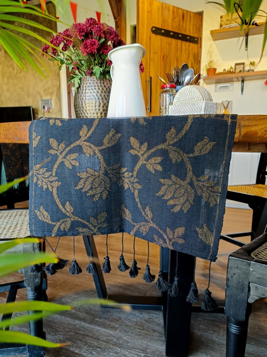 Black Sesame Pudding (Table Runner) - suta