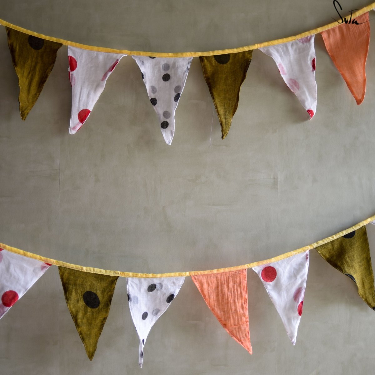 Buntings Dipped in Love - suta.in