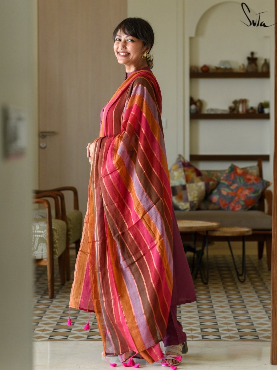 Dawn in Calcutta - suta