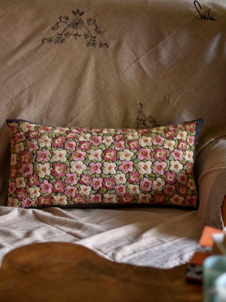 Flower bed dreams (Cushion Cover) - suta