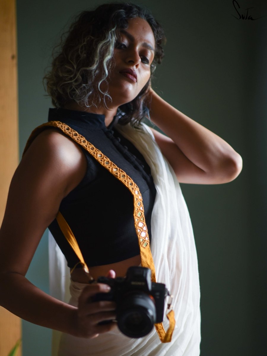 Gauri Rekha (Camera Belt) - suta.in