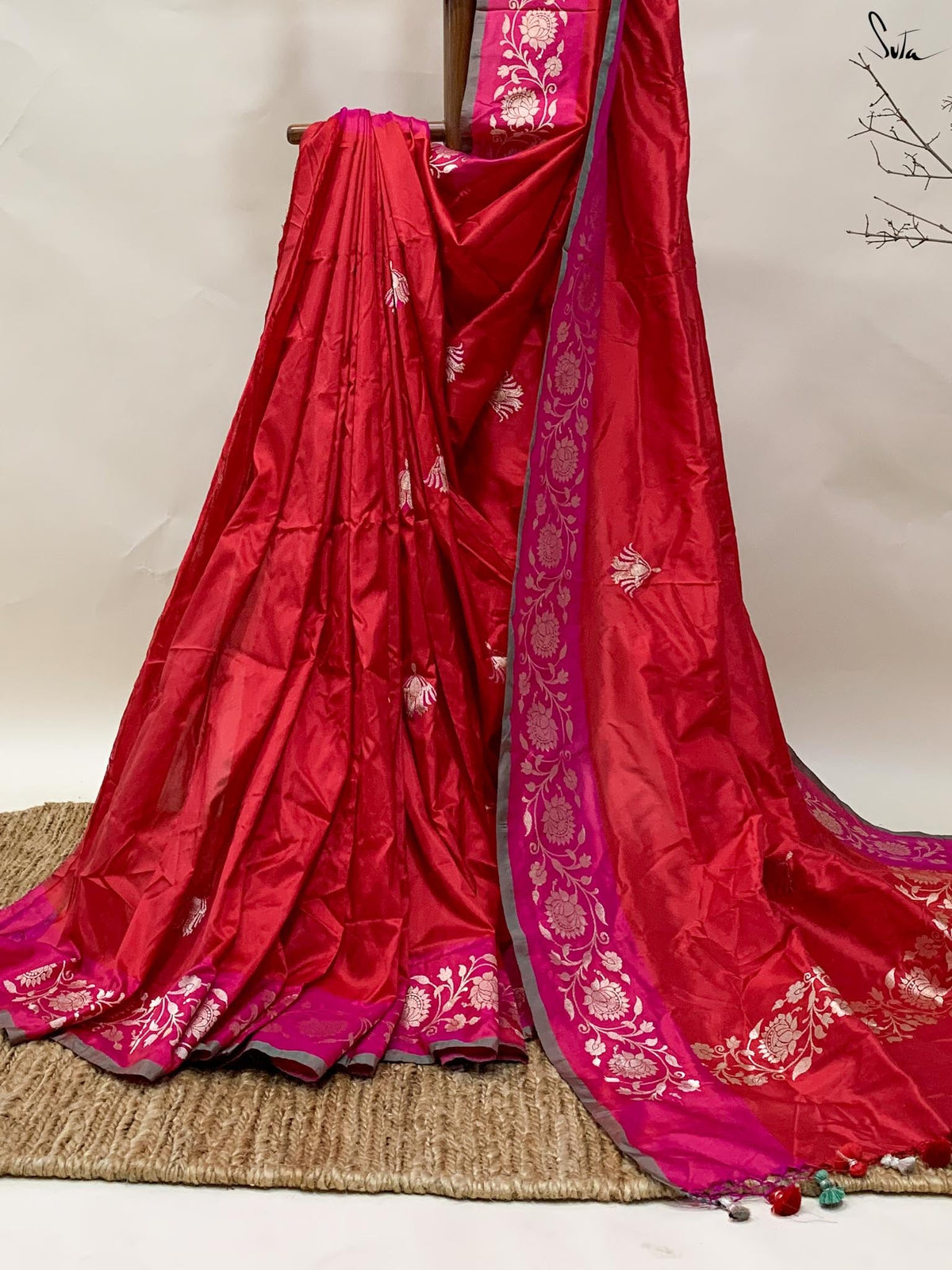 Laal Rose