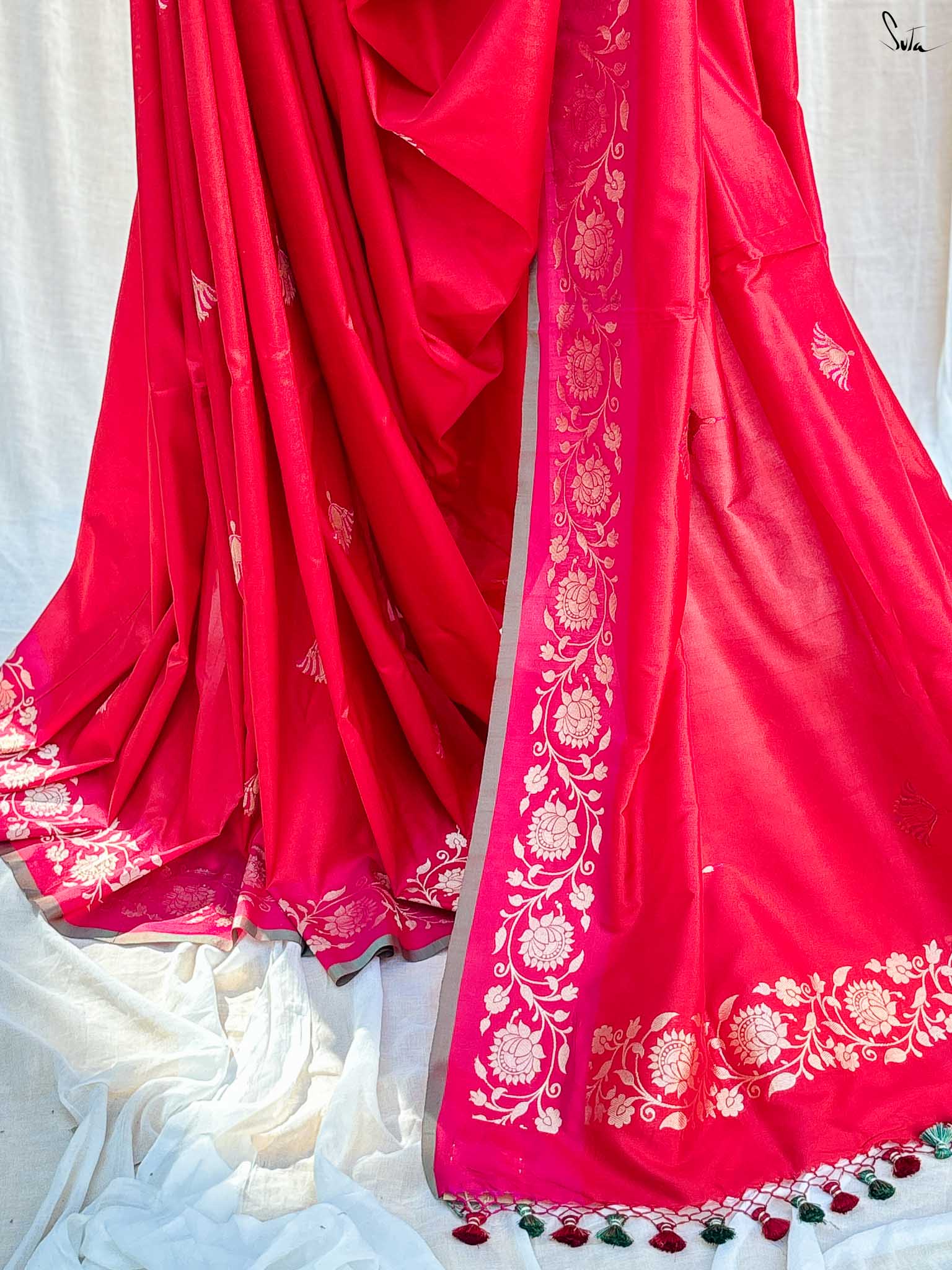 Trilochan Red Banarasi Saree