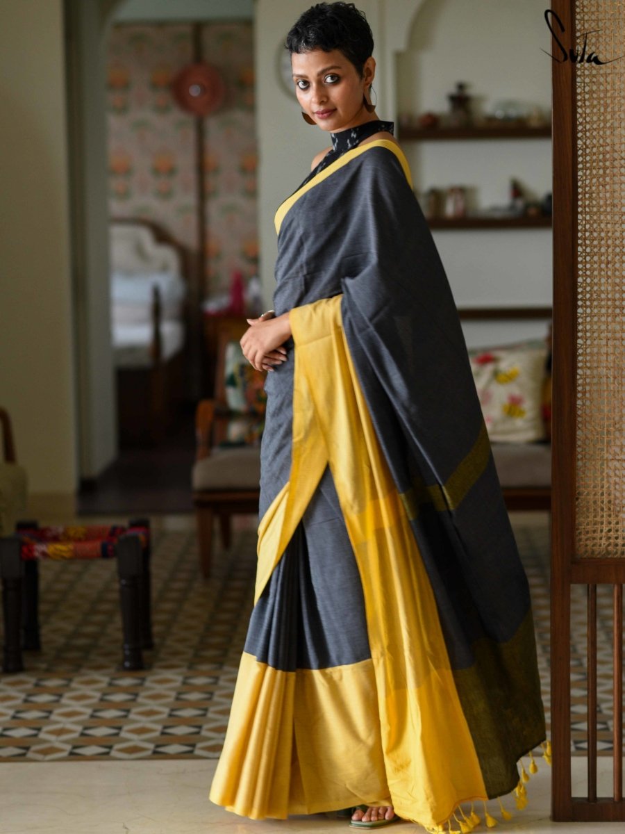 PYAARI PHEOBE - suta
