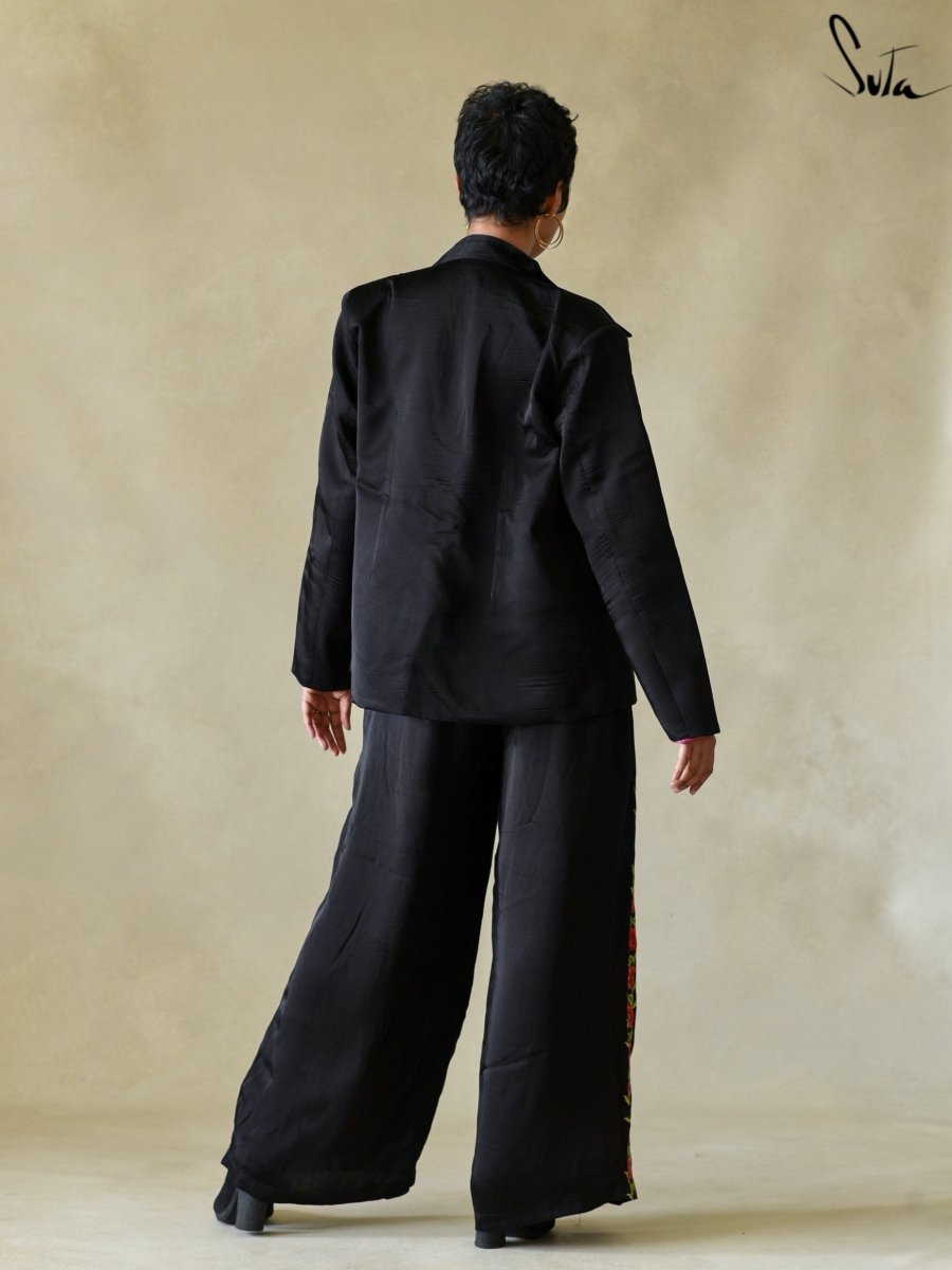 Suit it up - suta