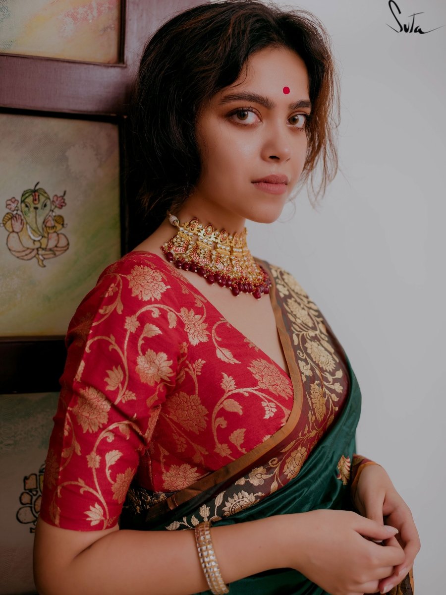 Varuna Ki Lehrein (Blouse) - suta.in