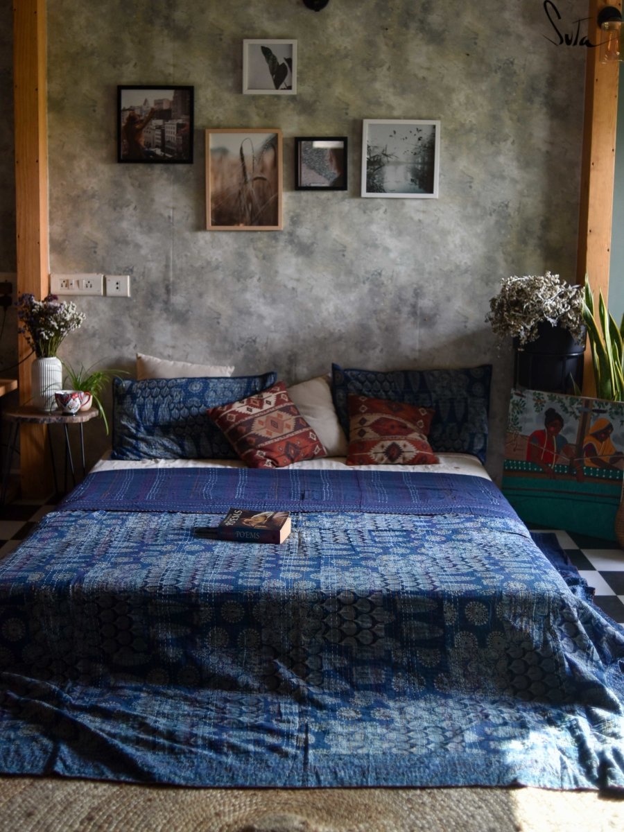 Waves of the orbits (Set of 1 Bed & 2 Pillow Cover) - suta.in
