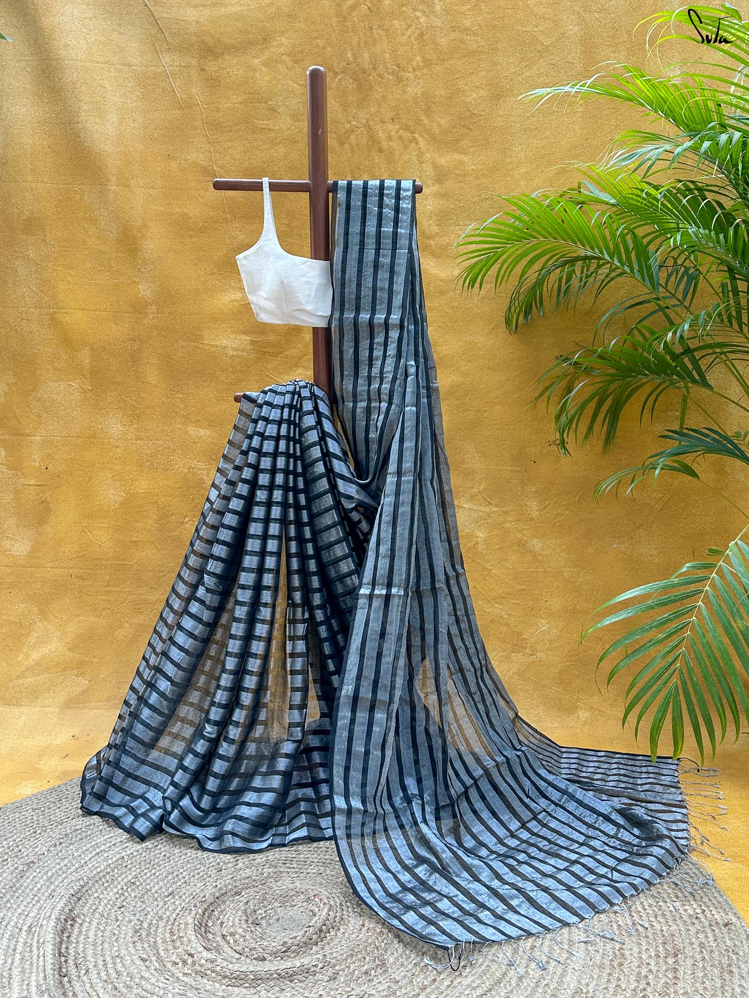 Aabha Noir Silver