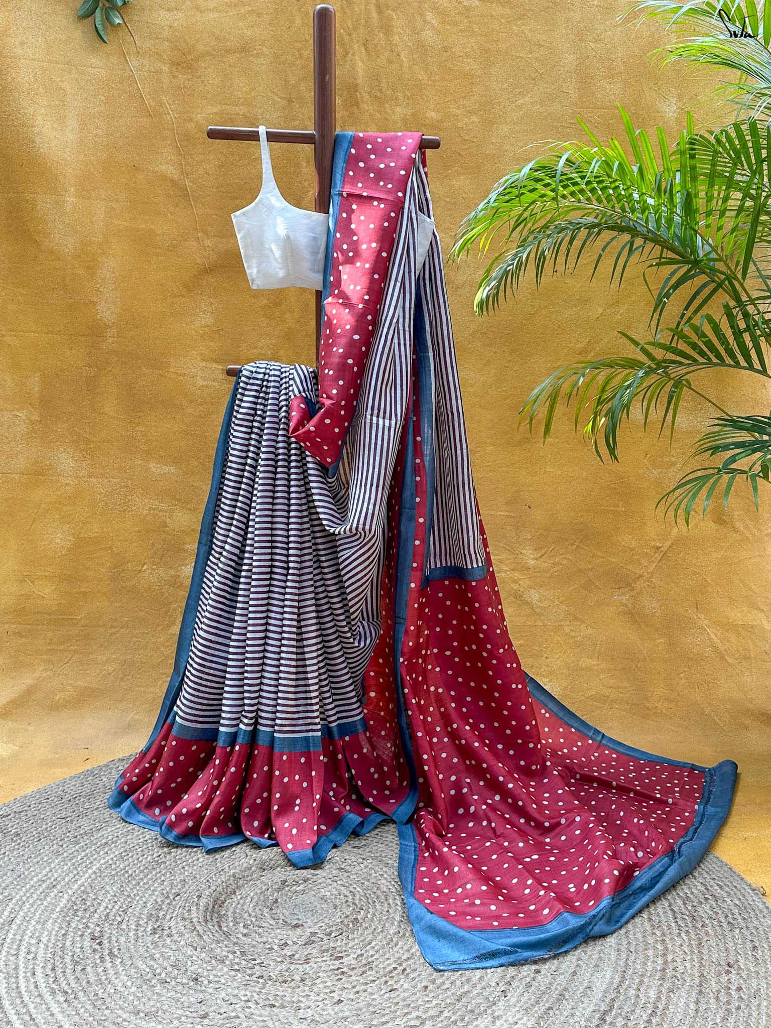 Bindu Saheli (Pure Silk Hand Painted Saree)