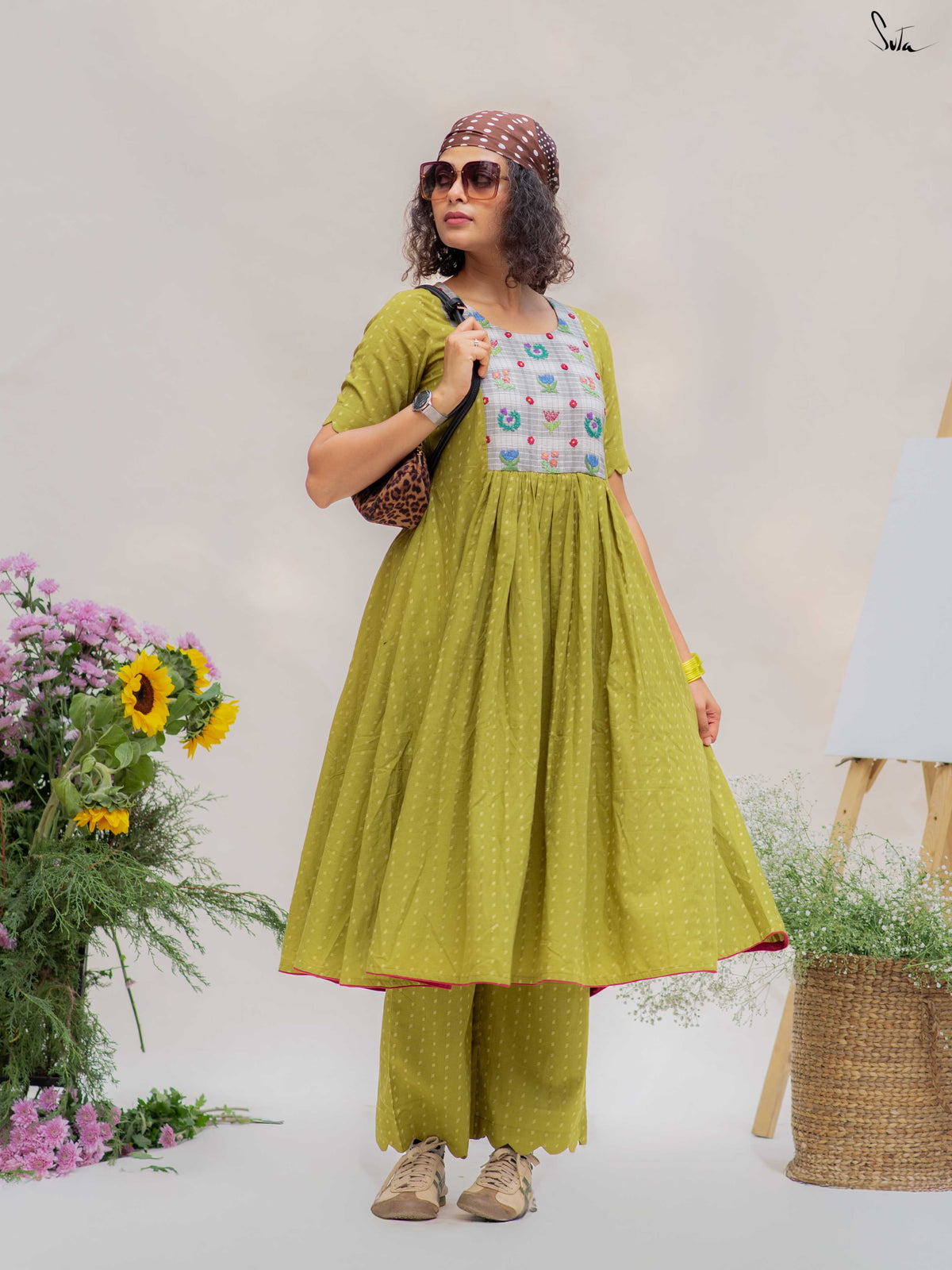 Jhora Pata (Kurta Set)