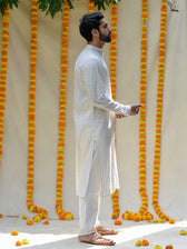 Safed sa Man (Kurta)