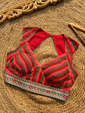 Gulabi Ghoomar
