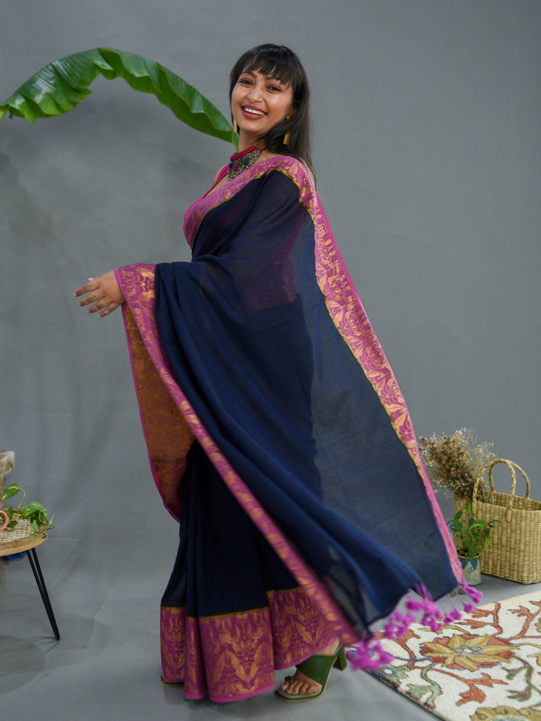 Gulabi Zari Saree