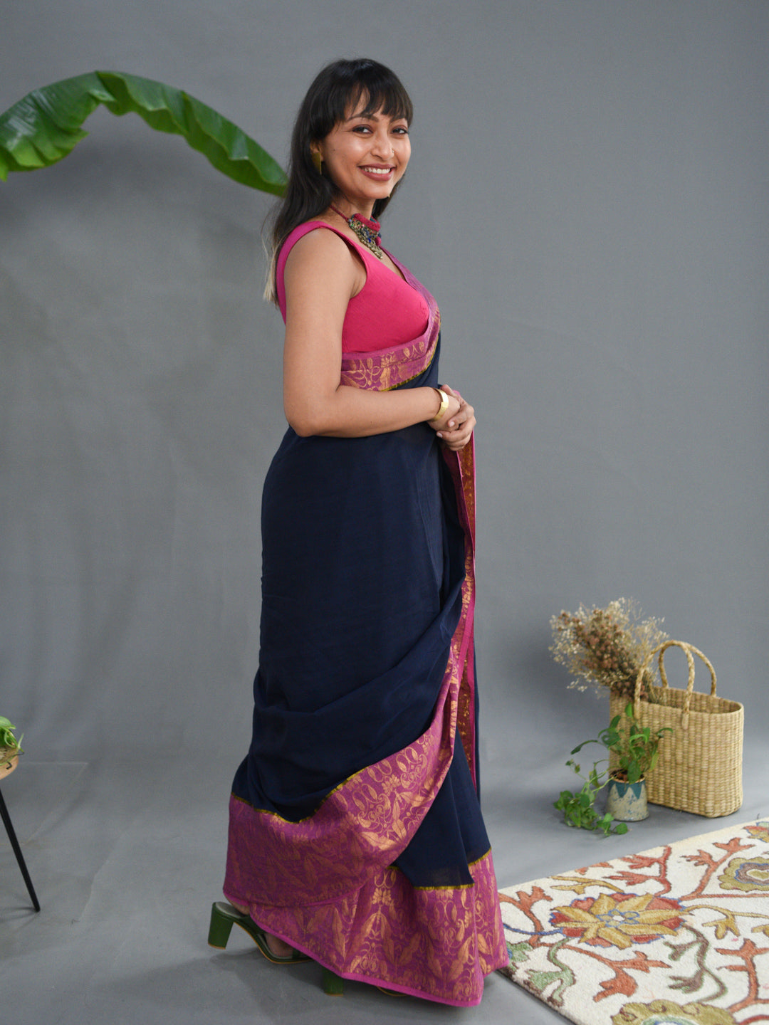 Gulabi Zari Saree