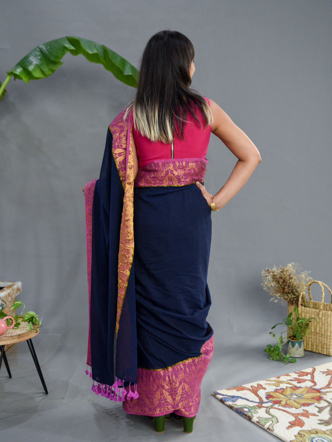 Gulabi Zari Saree