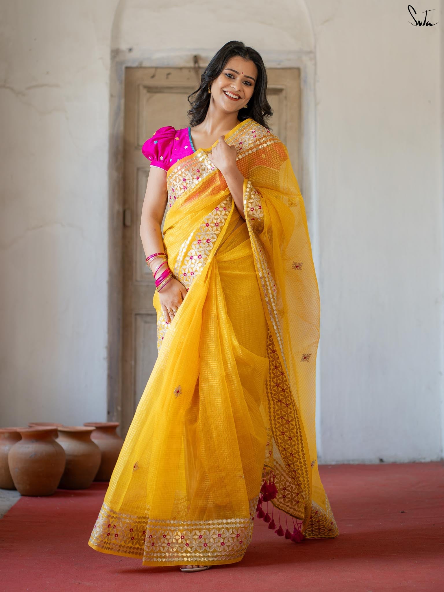 Holud Pakhi