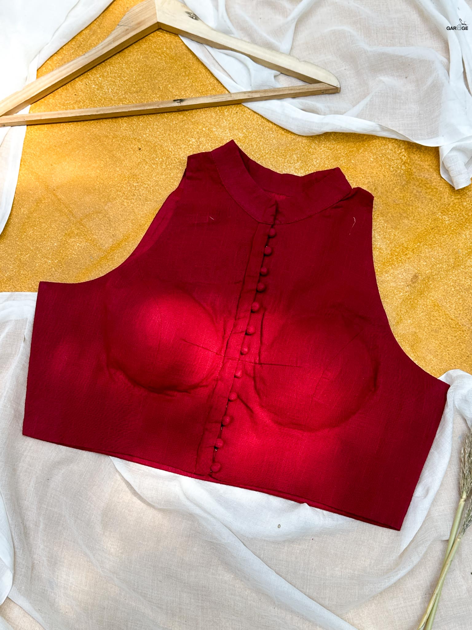 Crimson raga