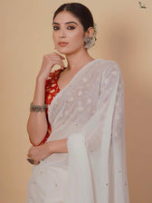 Chamakta safed chumki