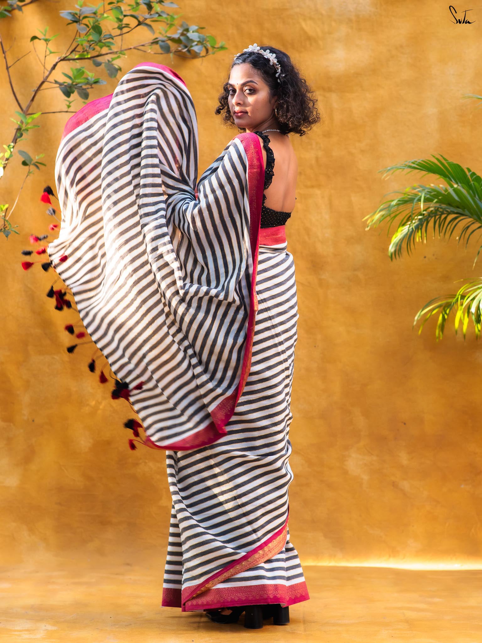 Suta White Pure Cotton Saree