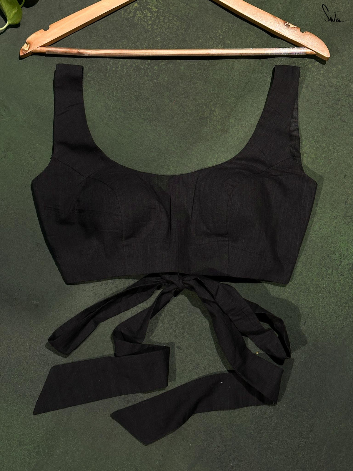 Noir Knotwork