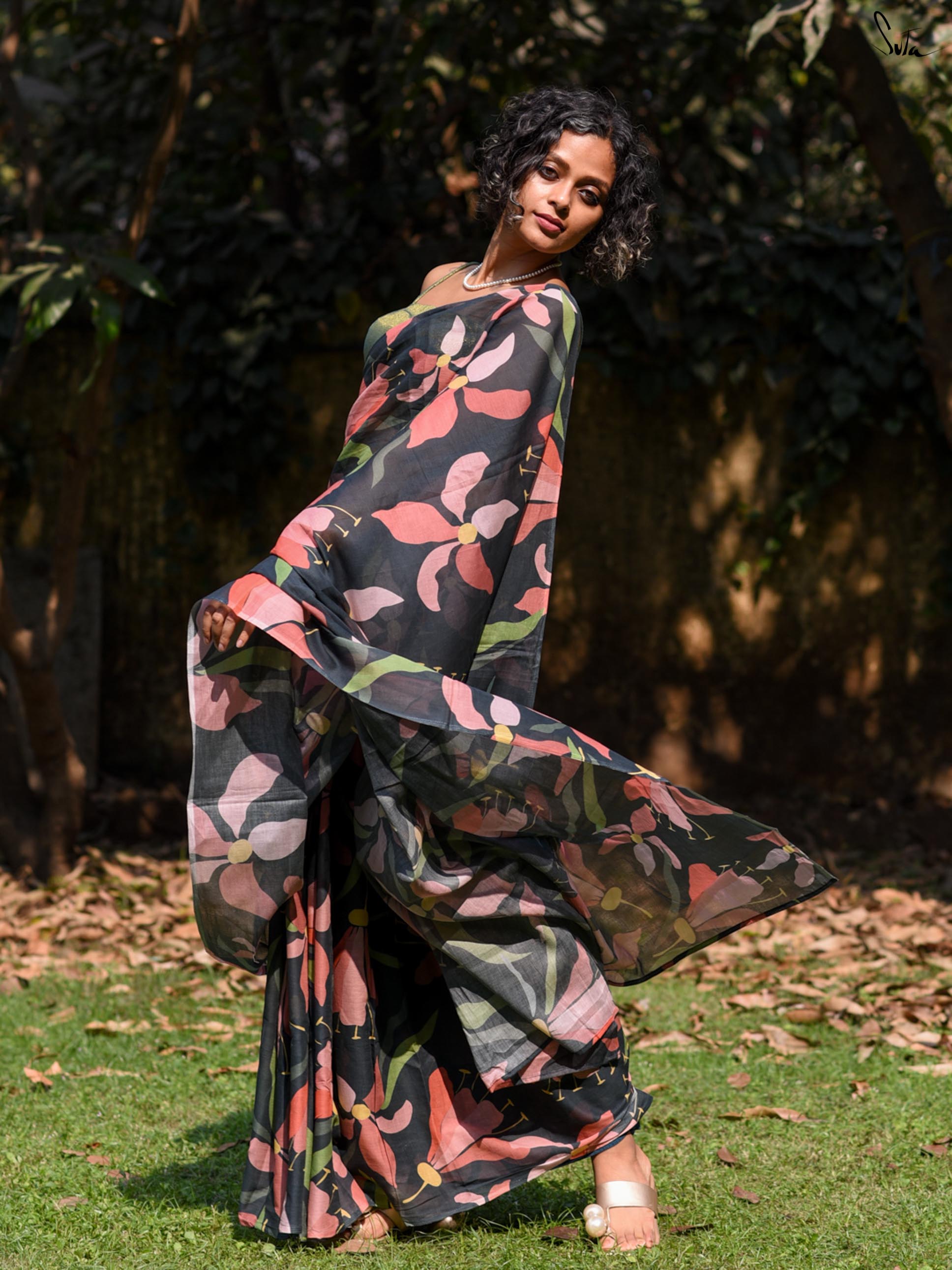 Phoolo Ki Chaddar Saree