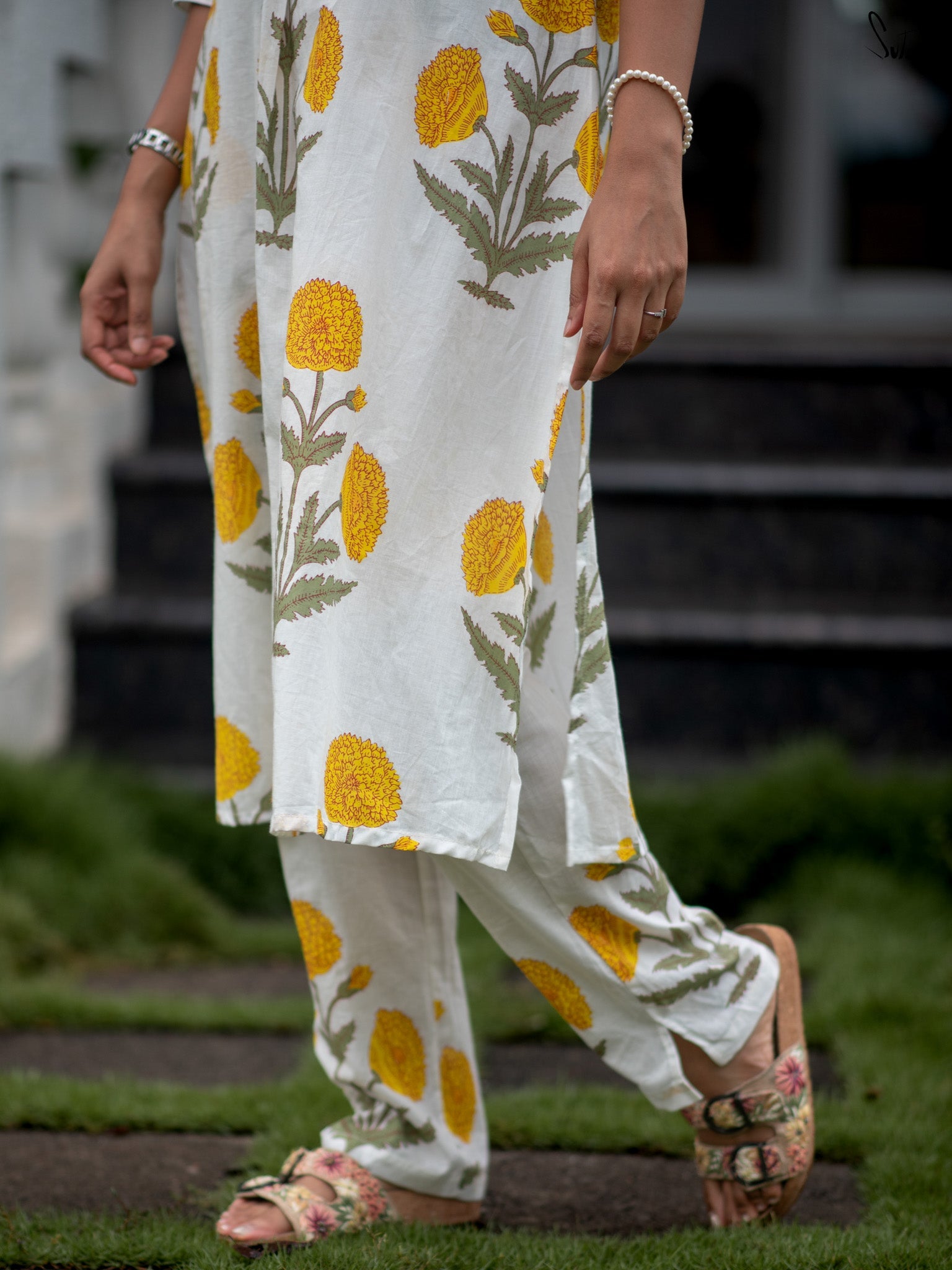 Suta White Cotton Kurta Set