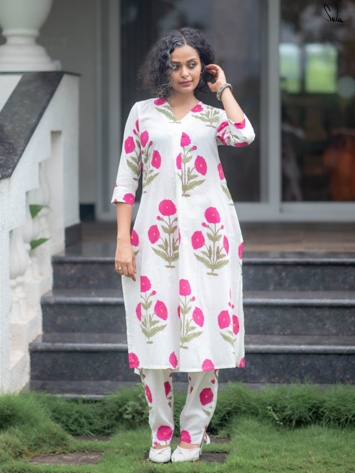 Suta White Cotton V Neck Kurta Set