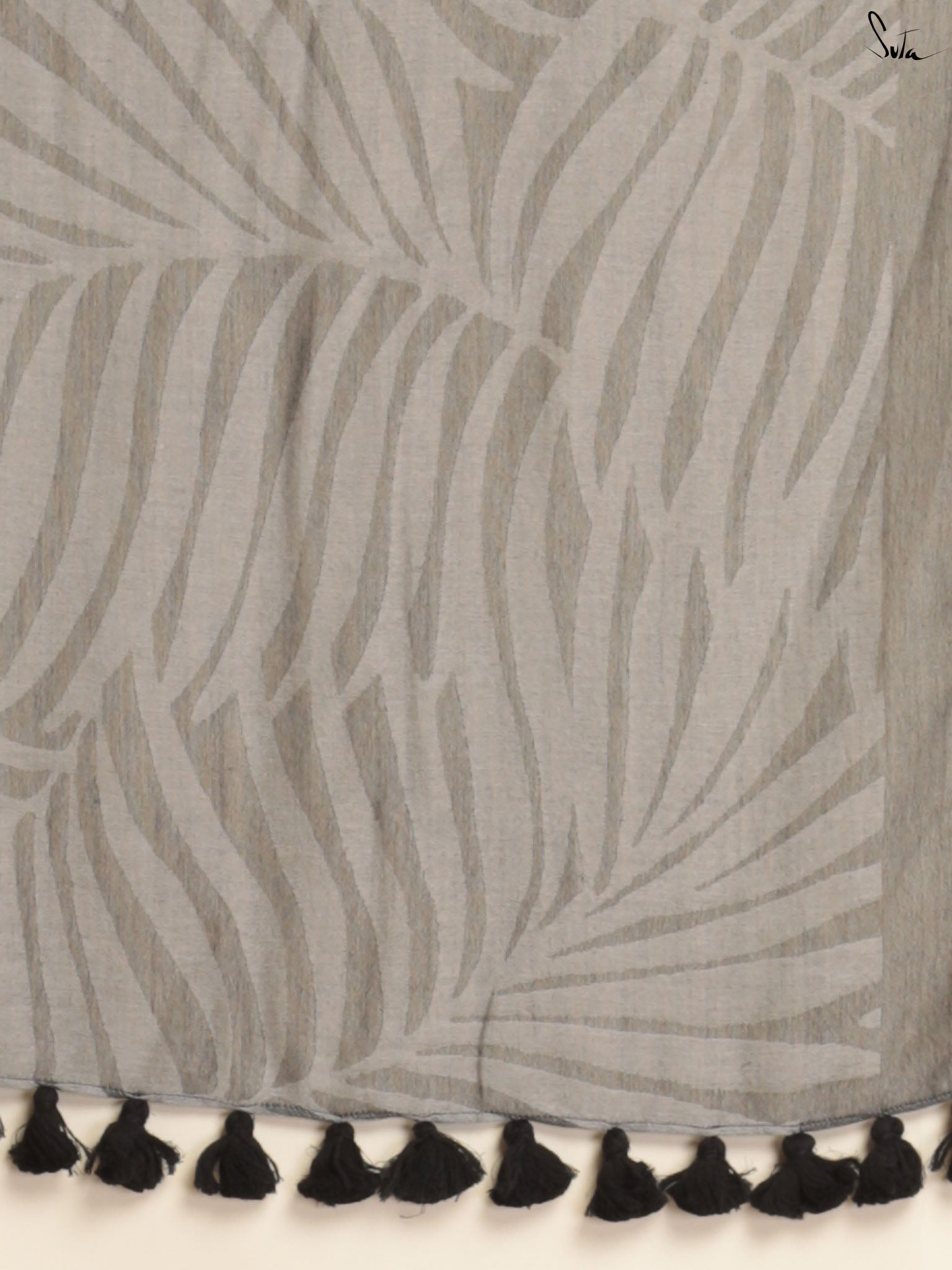 Zehnaseeb Saree