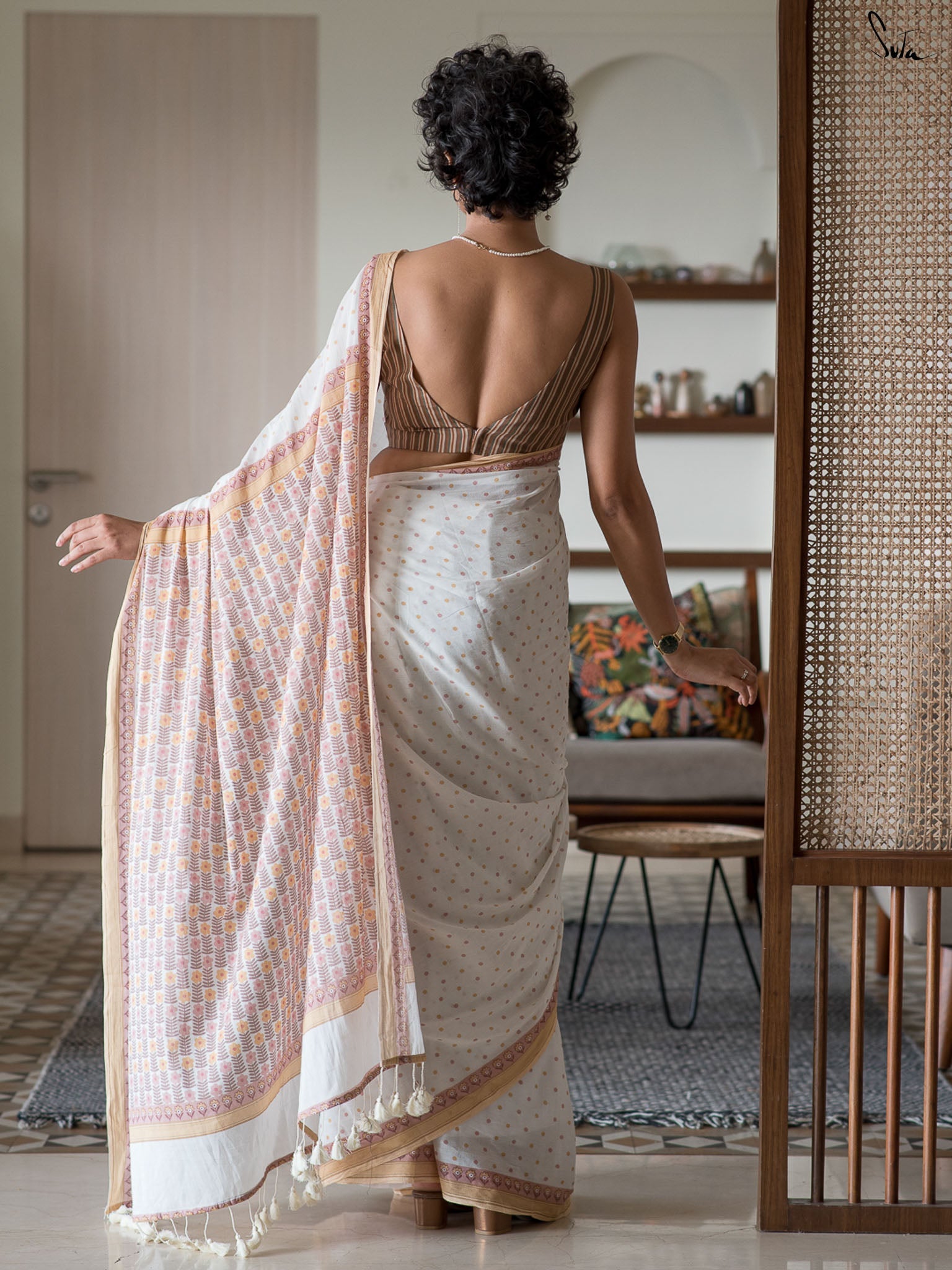 Sitaron se agge Saree