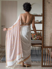 Sitaron se agge Saree