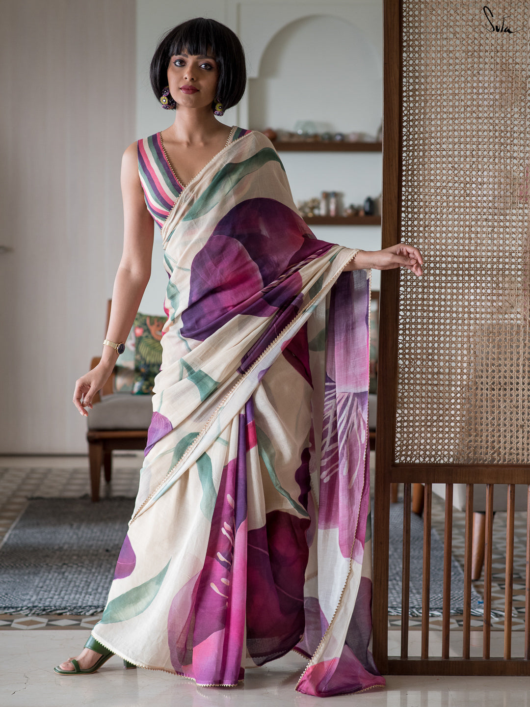Bouquet of Viola Saree