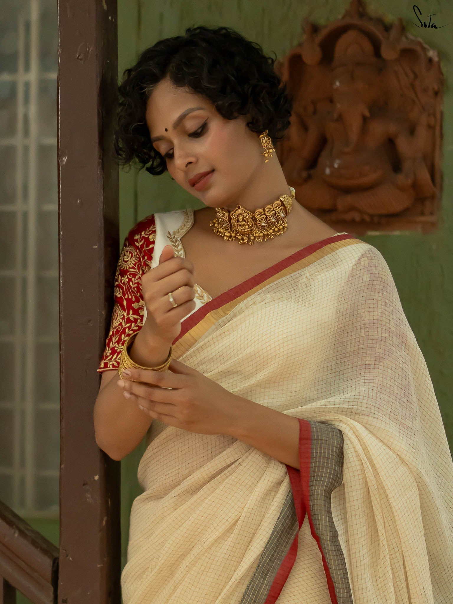 Suta ready to wear Woven Design Saree