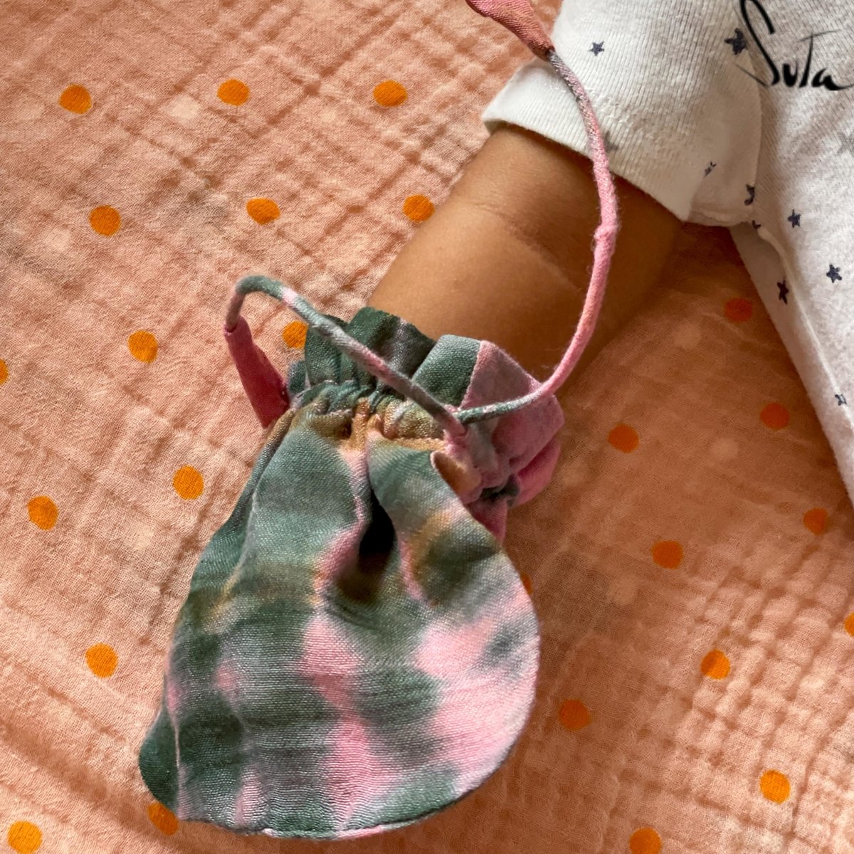 Baby Pixie Dust (Baby Mittens) - suta.in