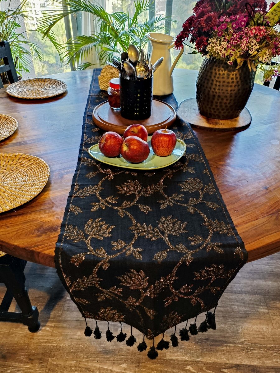Black Sesame Pudding (Table Runner) - suta