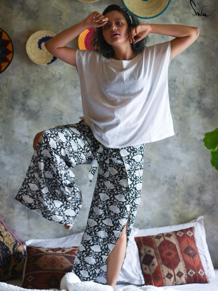 Comfortably Slump (Night Suit) - suta.in