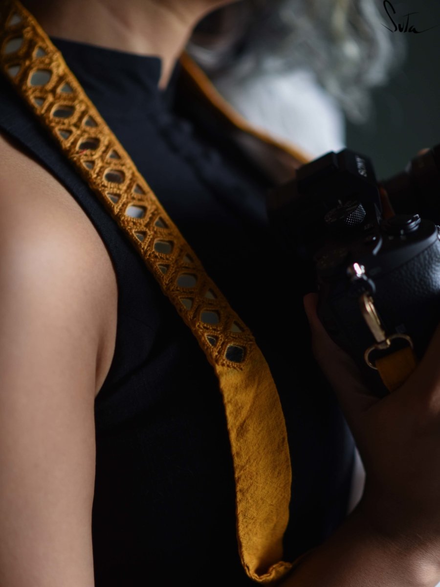 Gauri Rekha (Camera Belt) - suta.in