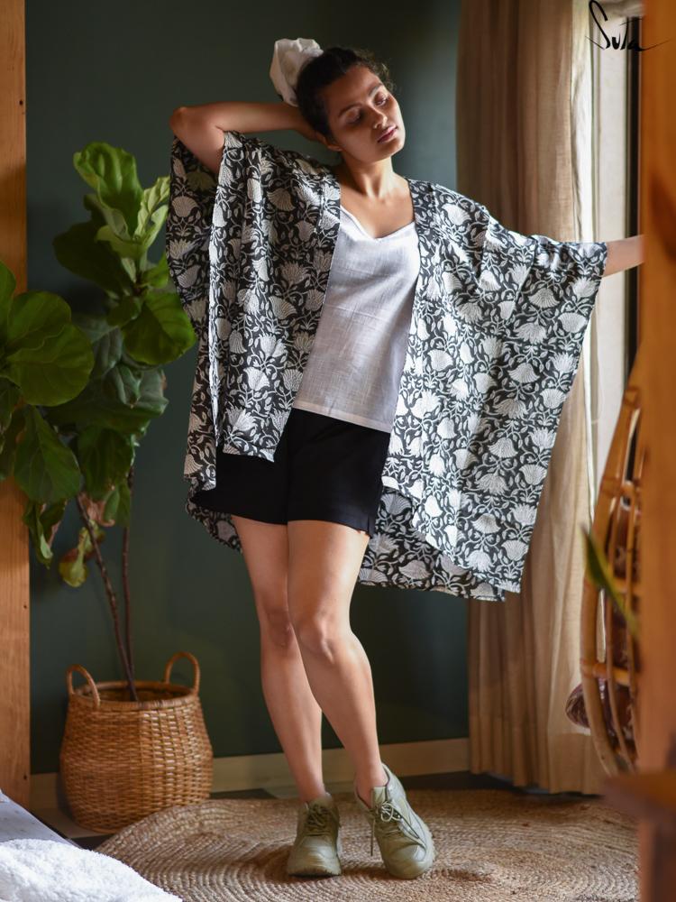 Moody Iris (Kimono) - suta.in